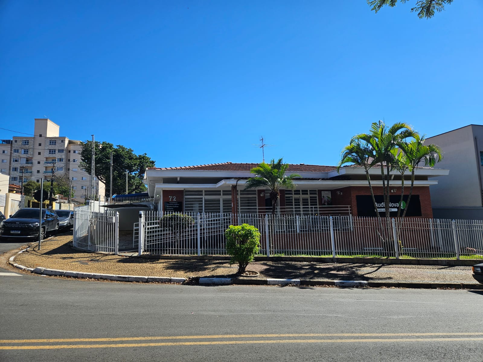 Fachada da clínica na Rua Americana, número 72